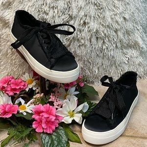 Steve Madden Greyla Sneakers Women size 6M